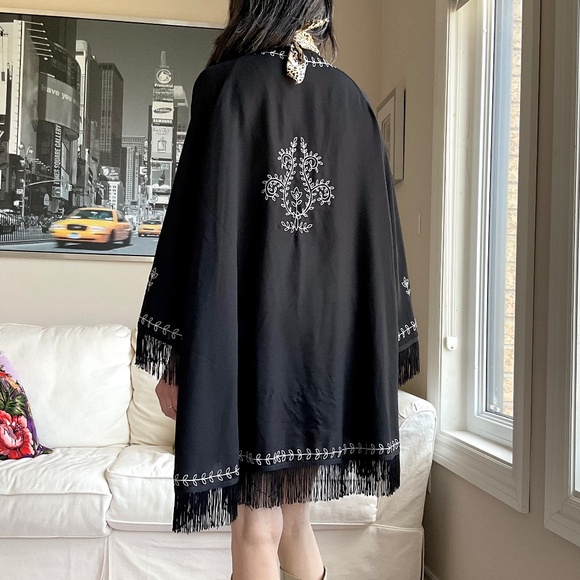 Bohemian embroidered fringe kimono - Picture 5 of 15